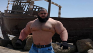 "Hulk Iraniano" surpreende a Internet com o seu enorme físico