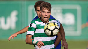 Sporting perde com Estoril e cai para quinto em juniores