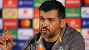 Sérgio Conceição e o pouco descanso do FC Porto: «Estamos sujeitos às decisões da operadora»