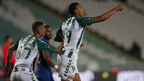 Sadinos regressam às vitórias e prolongam mau momento dos fogaceiros