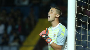 Vlachodimos no top 5 da Champions