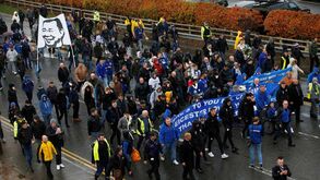 Homenagens impressionantes a Vichai em Leicester: plantel e adeptos juntos e até as camisolas são especiais