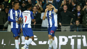 Soares coloca FC Porto na liderança isolada