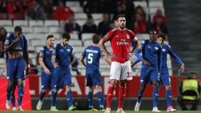 A desilusão do plantel do Benfica após nova derrota