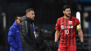Shanghai SIPG e Vítor Pereira muito perto de se sagrarem campeões chineses
