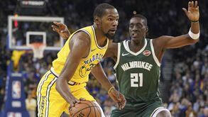 Campeões Warriors sofrem segunda derrota da temporada na NBA