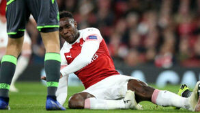 Welbeck continua hospitalizado após lesão frente ao Sporting
