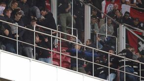UEFA abre processos disciplinares a Benfica e Ajax