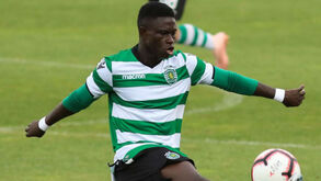 Hat trick de Elves Baldé dá vitória ao Sporting num jogo louco frente ao V. Setúbal