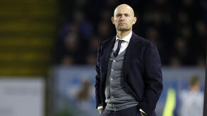 Ausências de peso marcam arranque de Keizer