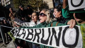 «Ele ainda é o meu presidente»: a reação de adeptos que aguardavam Bruno de Carvalho no tribunal
