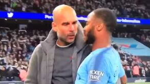 Guardiola deu raspanete a Sterling por 'gozar' com os jogadores do United