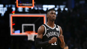 Caris LeVert sem fratura no pé e pode voltar esta época