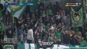 Mustafá recebido com cânticos no Pavilhão João Rocha