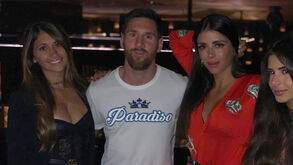 Daniella Semaan passa férias com amigos