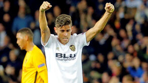 Gabriel Paulista recorda vida dura na favela: «A polícia matou o meu irmão de 21 anos»