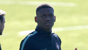 Sporting e Rafael Leão exigem indemnização a Bruno de Carvalho e restantes arguidos do ataque a Alcochete