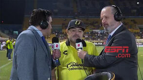 A entrevista mais surreal: Maradona tentou falar e... saiu isto