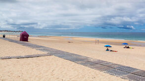 Kitesurfer russo morre após dificuldades no mar na praia de Supertubos