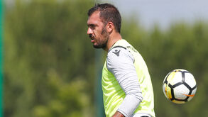 Fatura por Viviano a chegar