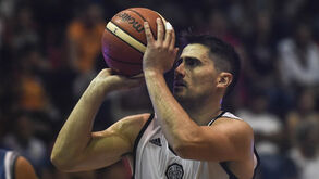 Benfica escolhe base argentino