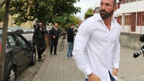 Jogador do Canelas que agrediu árbitro condenado a 11 meses de prisão com pena suspensa