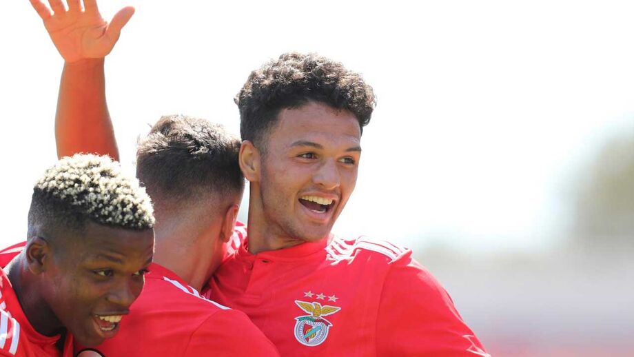 Benfica vence U. Leiria em segunda parte cheia de golos