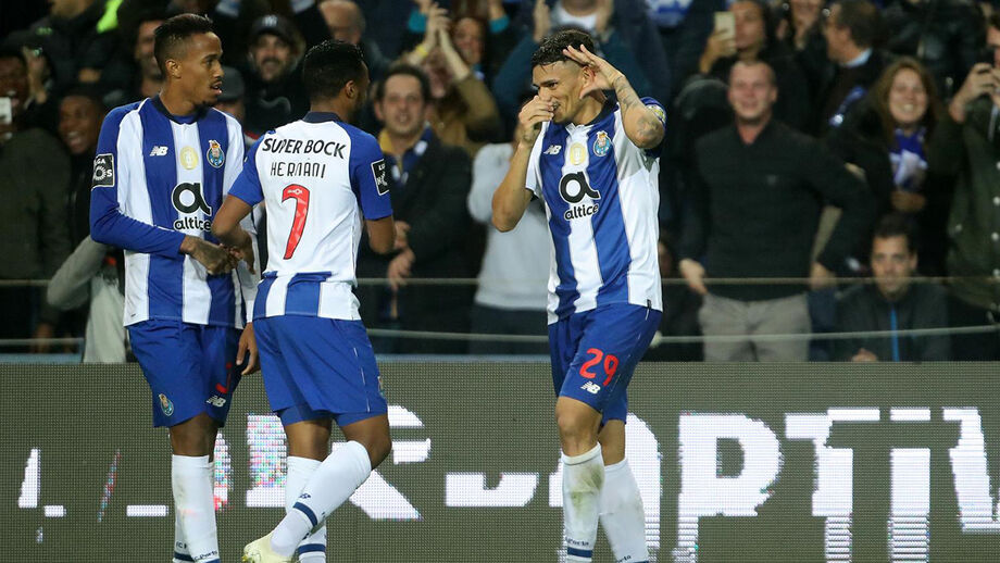 Soares coloca FC Porto na liderança isolada