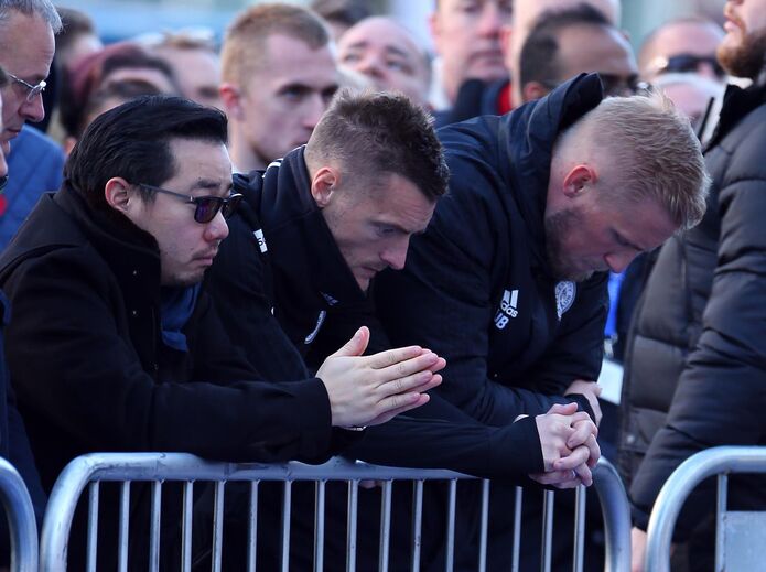 Kasper Schmeichel correu para ajudar vítimas a bordo do helicóptero do presidente do Leicester