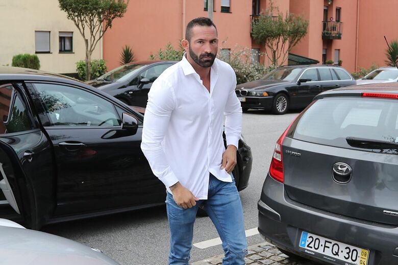 Marco Gonçalves foi a tribunal acompanhado de 'Macaco', cabecilha da claque do FC Porto