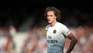 Adrien Rabiot termina contrato em junho de 2019 e não vai renovar com o PSG. Barcelona, Manchester United e Juventus desejam o médio francês.