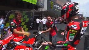 Se Fabio Quartararo ganhar uma corrida saia da frente: ele tende a agredir pessoas...