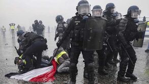 Paris a ferro e fogo: violentos confrontos entre polícia e coletes amarelos