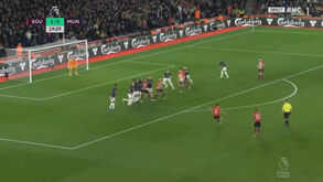 Cédric fez uma autêntica obra-prima diante do Manchester United