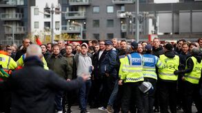 Ambiente tenso entre os adeptos antes do Arsenal-Tottenham