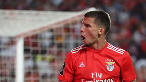 Juventus avança por Rúben Dias