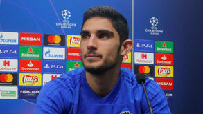 Valencia avalia a possibilidade de operar Gonçalo Guedes