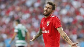 Prioridade às saídas no Benfica
