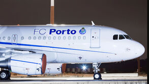 FC Porto viaja para os Açores em avião personalizado