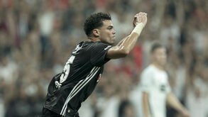 Pepe pagou salários a funcionários antes de rescindir com o Besiktas