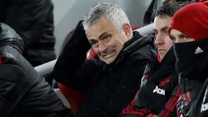 Oficial: Mourinho despedido do Manchester United 