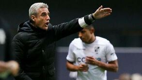 Luís Castro: «Chave da vitória foi a reação à expulsão»