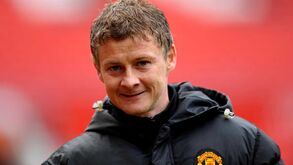 Solskjaer em evidência pela 1.ª vez como treinador do United: «Pedi conselhos a Ferguson»
