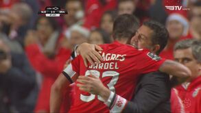Jardel celebrou 'à Pizzi' e foi ter com Rui Vitória nos festejos