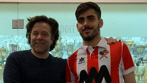 Avançado formado no Man. City reforça o Leixões  