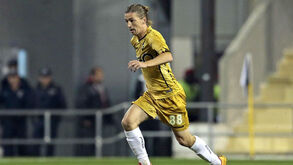 Farense-Oliveirense, 5-0: Goleada com bis de Ryan Gauld