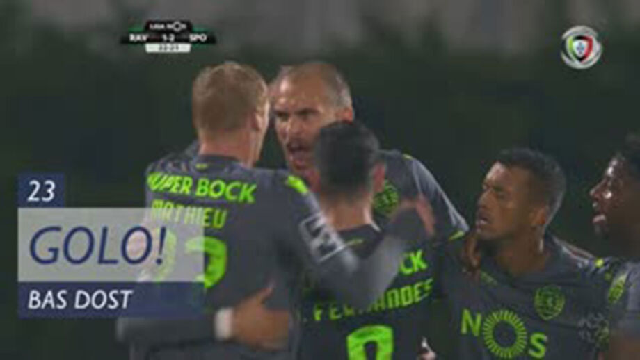 Treinador do Benfica volta a tecer duras críticas à ferramenta de auxílio à arbitragem
