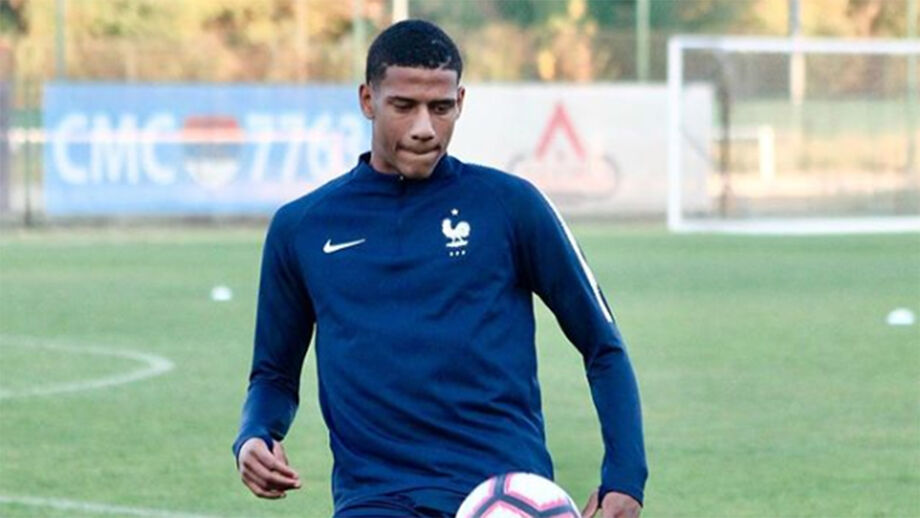 Jean Clair Todibo (19 anos) foi contratado em janeiro ao Toulouse e apresenta elevada margem de progressão no eixo central da defesa
