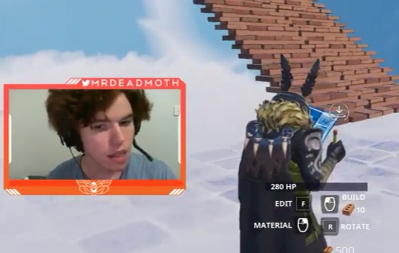  Luke Munday agrediu a namorada em direto na Internet, enquanto jogava Fortnite