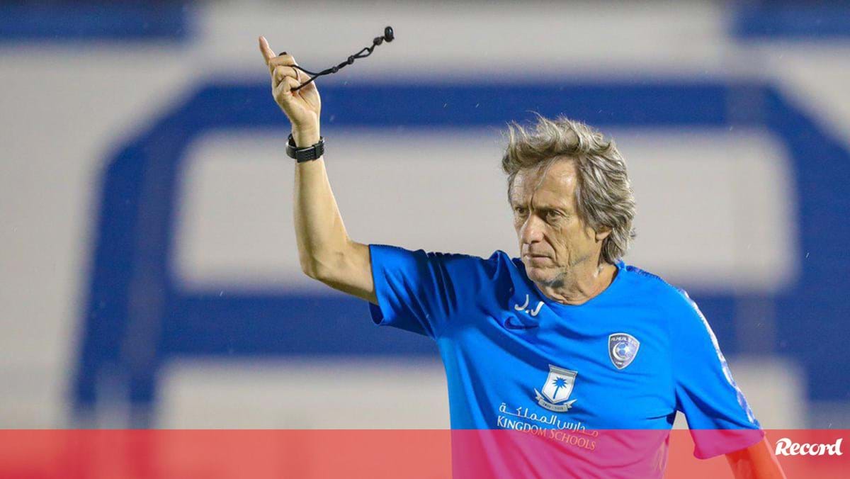 Jorge Jesus Multado Pela Federação - Internacional - Jornal Record